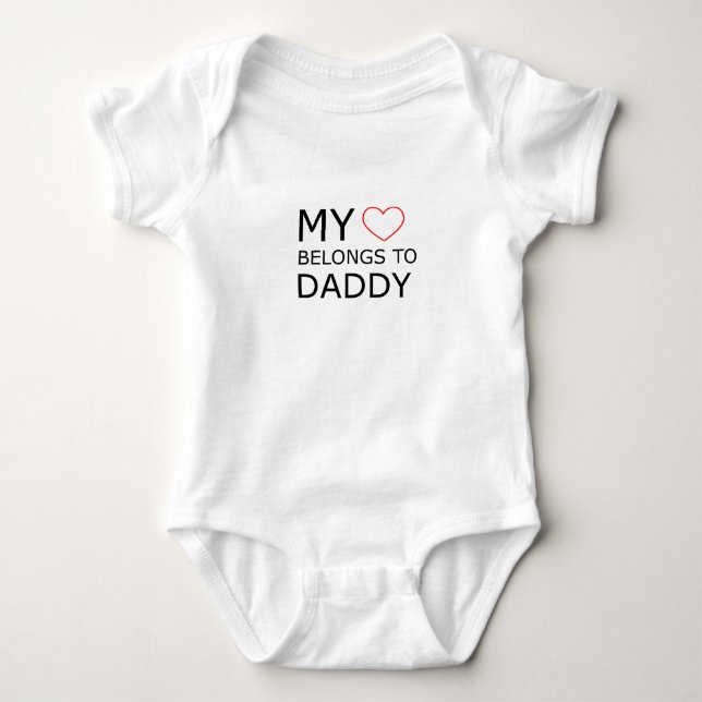 Mein Herz gehört zu Daddy Baby Bodysuit Baby Strampler (Vorderseite)