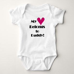 Mein Herz gehört zu Daddy Baby Strampler