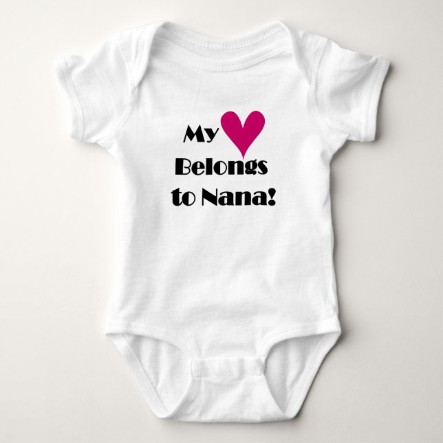 Mein Herz gehört zu Nana Baby Strampler (Vorderseite)