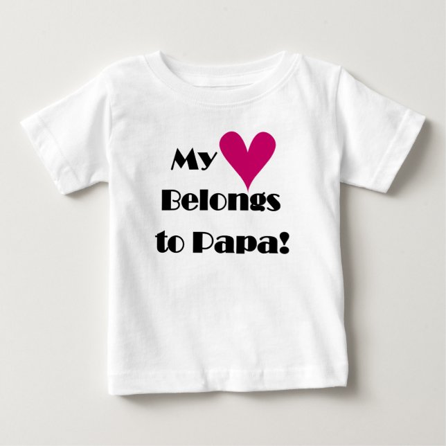 Mein Herz gehört zu Papa Baby T-shirt (Vorderseite)