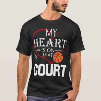 Mein Herz ist auf dem Court Basketball Mama Vater T-Shirt