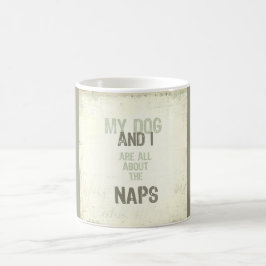 Mein Hund und ich sind ganz über die Kaffeetasse