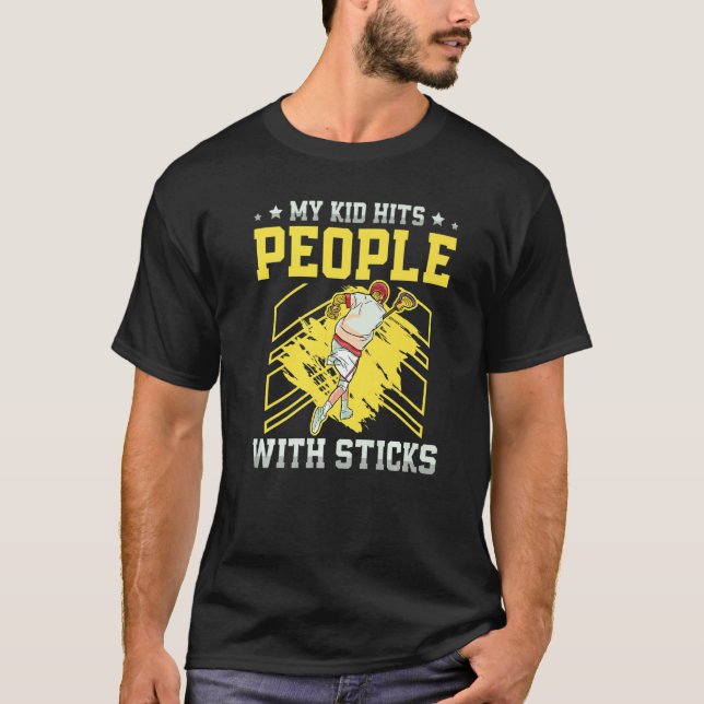 Mein Kind trifft Leute mit Sticks Lacrosse Player  T-Shirt (Vorderseite)