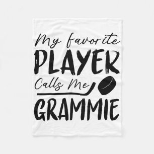 Mein Lieblingsspieler nennt mich Grammie Hockey Sp Fleecedecke