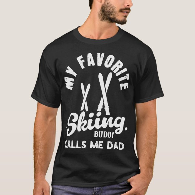 Mein liebster Skitrainer nennt mich Papa T-Shirt (Vorderseite)