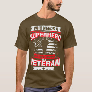 Mein Opa ist zum vierten Mal im Juli ein Veteran T-Shirt