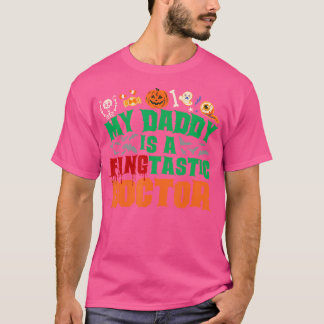 Mein Papa ist ein Fangtastikarzt, der zu Halloween T-Shirt