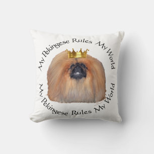 Mein Pekingese beherrscht meine Welt Kissen