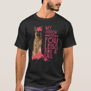 Mein Schatten hat vier Beine und einen Schwanz T-Shirt