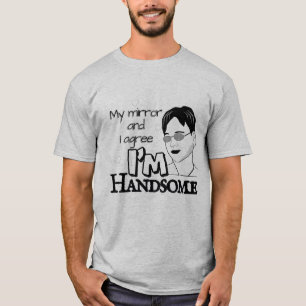 Mein Spiegelbild und ich sind uns einig – ich bin T-Shirt