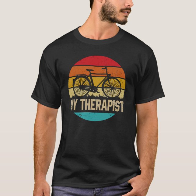 Mein Therapeut, der Fahrradfahrer mit dem Sonnenra T-Shirt (Vorderseite)