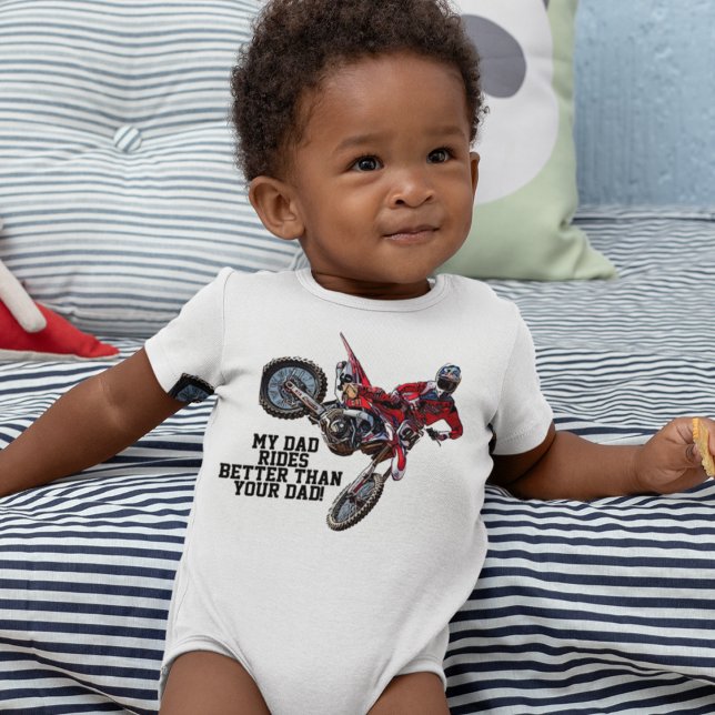 Mein Vater ist besser Red Dirt Racing Baby Strampler (Von Creator hochgeladen)