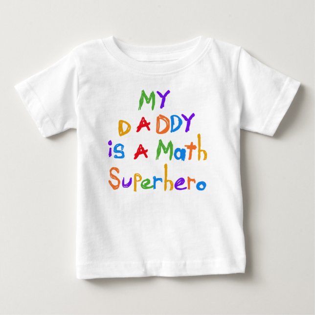 Mein Vati-Mathe-Superheld-Kleinkind-Rüsche-Kleid Baby T-shirt (Vorderseite)