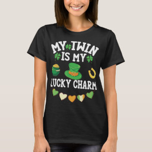Mein Zwilling ist mein glücklicher Charm Patrick  T-Shirt