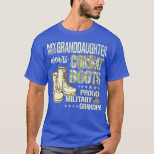 Meine Enkeltochter trägt Kampfstiefel Proud Mi T-Shirt