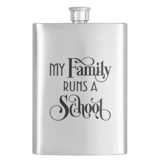 Meine Familie betreibt eine Schule Remor Akademie Flachmann