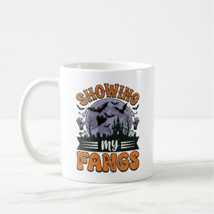 Meine Fangzähne zeigen Vintage-Halloween-Vampir-Sh Kaffeetasse