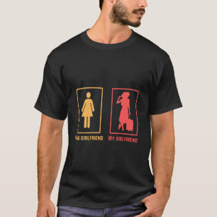 Meine Freundin gegen deine Freundin Reisende T-Shirt