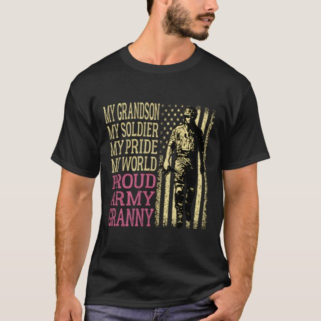 Meine Großmutter, mein Soldat Hero Proud Army Gran T-Shirt (Vorderseite)