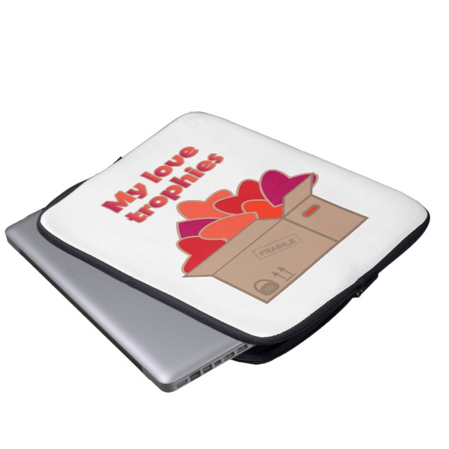 Meine Liebe-Trophäen in Schachtel voller Valentinh Laptopschutzhülle (Vorne Knopf)