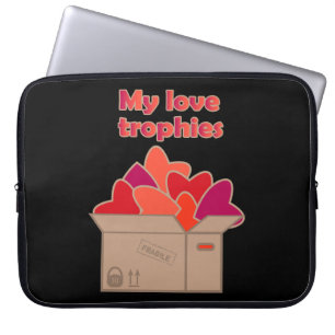 Meine Liebe-Trophäen in Schachtel voller Valentinh Laptopschutzhülle