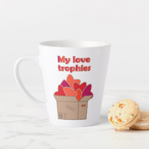 Meine Liebestrophäen in einer Schachtel voller Val Milchtasse