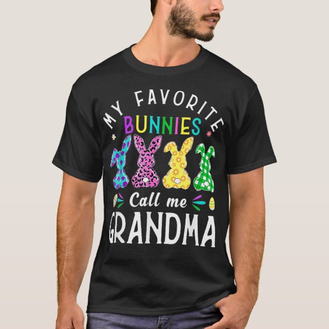 Meine Lieblings-Bunnies nennen mich Oma Bunny Egg  T-Shirt (Vorderseite)