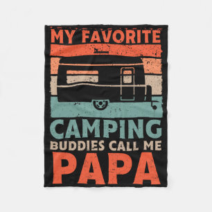 Meine Lieblings-Camping-Kumpels nennen mich Papa V Fleecedecke