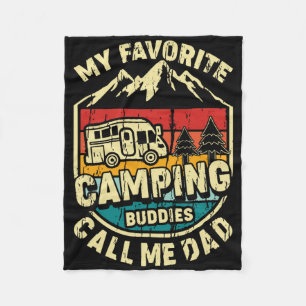 Meine Lieblings-Camping-Kumpels nennen mich Papa V Fleecedecke