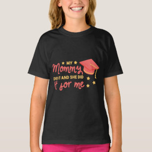 Meine Mutti hats gemacht Abschluss Rosa Stern Desi T-Shirt