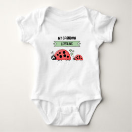 Meine Oma liebt mich Marienkäfer grün Baby Strampler