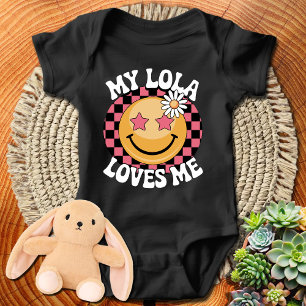 Meine Oma liebt mich - Süßes Geschenk für Enkelkin Baby Strampler