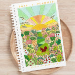 Meine schöne Place Garden Eichhörnchen-Illustratio Planer<br><div class="desc">Werfen Sie einen Blick auf die Schönheit der originalen und einzigartigen Kunst, während Sie Ihre Tage, Wochen und Monate voraus planen. Bleibe und inspiriert und mit unserem Happy Place Monthly Planner, der ein reizvolles Bild eines süßen Eichhörnchens zeigt, das auf einem Zaun inmitten eines blühenden Blume bei Sonnenaufgang steht, um...</div>