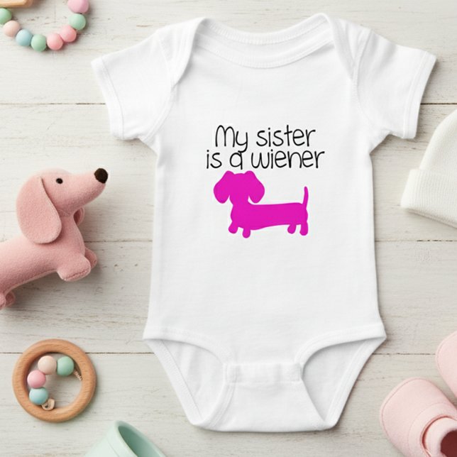 Meine Schwester ist eine Dackel (Hundewelpe) Baby Strampler (My sister is a wiener dog outfit for new baby girls)