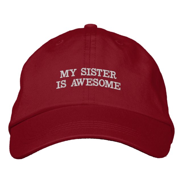 Meine Schwester ist Phantastischer lustiger Parody Bestickte Baseballkappe (Vorderseite)