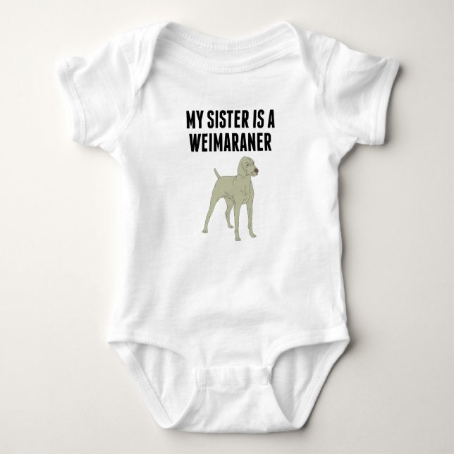 Meine Schwester ist Weimaraner Baby Strampler (Vorderseite)