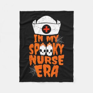 Meine Spooky Nurse Era Funny Halloween Witchy Spoo Fleecedecke