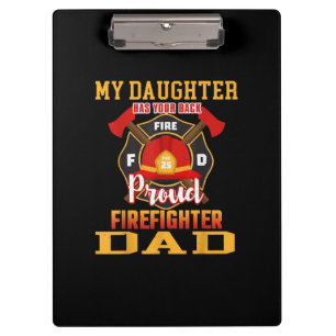 Meine Tochter hat Ihren auf den Rücken stolz Feuer Klemmbrett