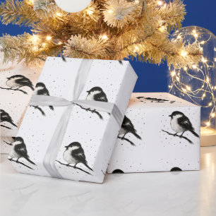 Meise im Schnee – Minimalistischer Wintervogel auf Geschenkpapier