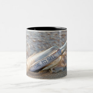 Meldung in Flasche für Realtor Zweifarbige Tasse