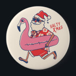 Mele Kalikimaka Santa Flamingo Christmas Getaways Button<br><div class="desc">Hast du vor, zu Weihnachten nach Hawaii zu reisen? Vergessen Sie nicht, den Einheimischen ein frohes Weihnachtsfest mit diesem lustigen und einzigartigen tropischen Abschlag für die Weihnachtszeit zu wünschen. Mit der Phrase Mele Kalikimaka, was frohe Weihnachten bedeutet. Das perfekte Geschenk für jeden, der zu Weihnachten in Hawaii Urlaub macht oder...</div>