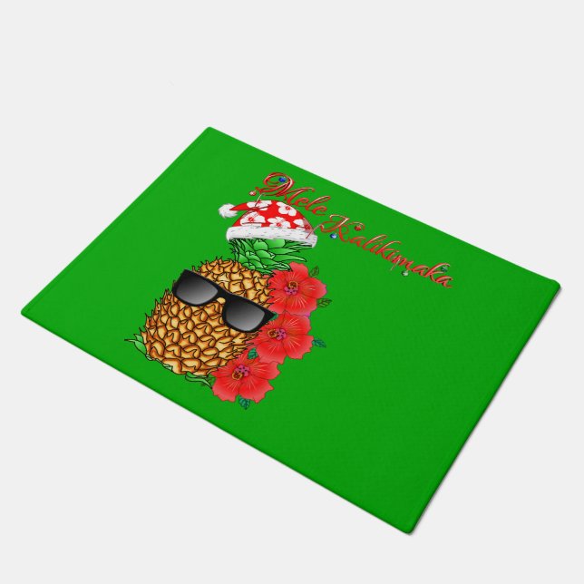 Mele Kalikimaka Weihnachtsananas Fußmatte (Schrägansicht)