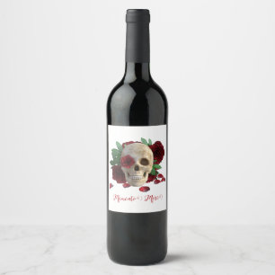 Memento Mori. Schädel mit rote Rosen Weinetikett