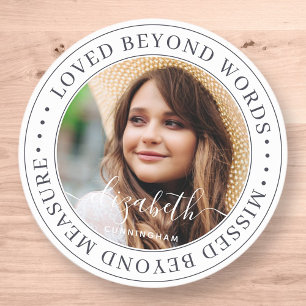 Memorial Loved Beyond Words Elegantes Chic Foto Runder Aufkleber