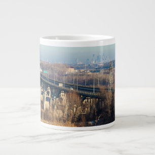 Mendota-Brücke über das Minnesota-Rivertal Jumbo-Tasse
