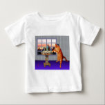 Menorah Cat Baby T-shirt<br><div class="desc">Die Katze ist also ein Rotkopf,  der ein Ashkenazi ist! Und es ist der Sonnenuntergang,  also hat er seine Kippe angezogen,  er beleuchtet die Kerzen und Sprichwort die Gebete,  und erinnert sich daran,  dass dort ein großes Wunder geschah.</div>