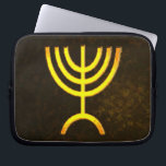 Menorah Flame Laptopschutzhülle<br><div class="desc">Eine digitale Darstellung der jüdischen siebenverzweigten Menorah (Hebräisch: מְ נ וֹ רָ ). Die siebenverzweigte Menorah, die im tragbaren Set von Moses in der Wildnis und später im Tempel in Jerusalem verwendet wird, ist seit der Antike ein Symbol des Judentums und das Emblem des modernen Staat Israel. Der Kohanim zündete...</div>
