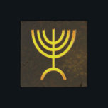 Menorah Flame Stein-Magnet<br><div class="desc">Eine digitale Darstellung der jüdischen siebenverzweigten Menorah (Hebräisch: מְ נ וֹ רָ ‎). Die siebenverzweigte Menorah, die im tragbaren Set von Moses in der Wildnis und später im Tempel in Jerusalem verwendet wird, ist seit der Antike ein Symbol des Judentums und das Emblem des modernen Staat Israel. Der Kohanim zündete...</div>