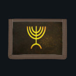 Menorah Flame Trifold Geldbörse<br><div class="desc">Eine digitale Darstellung der jüdischen siebenverzweigten Menorah (Hebräisch: מְ נ וֹ רָ ‎). Die siebenverzweigte Menorah, die im tragbaren Set von Moses in der Wildnis und später im Tempel in Jerusalem verwendet wird, ist seit der Antike ein Symbol des Judentums und das Emblem des modernen Staat Israel. Der Kohanim zündete...</div>
