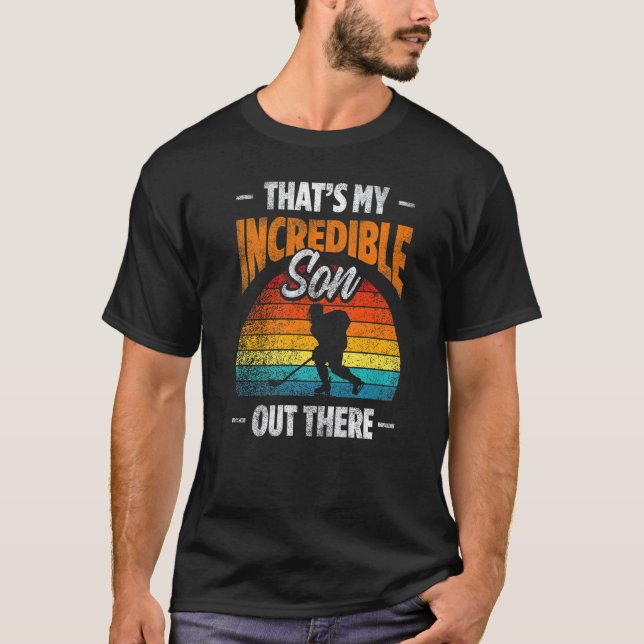 Mens das mein unglaublicher Sohn draußen im Eishoc T-Shirt (Vorderseite)